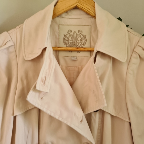 Forever New Beige Trenchcoat Coat Size 12 - Picture 4 of 12